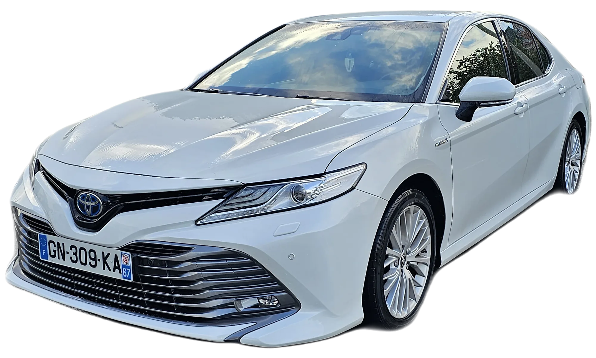 Toyota Camry blanche, finition Lounge Premium